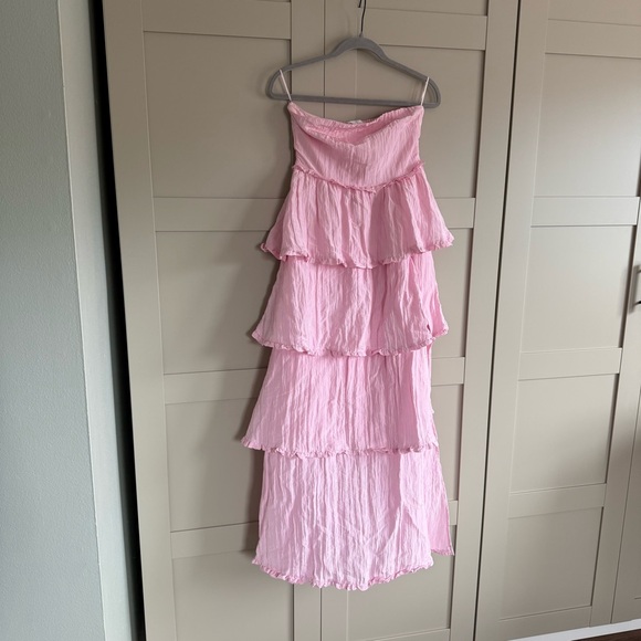 Vici Pink Tiered Dress - Picture 3 of 8